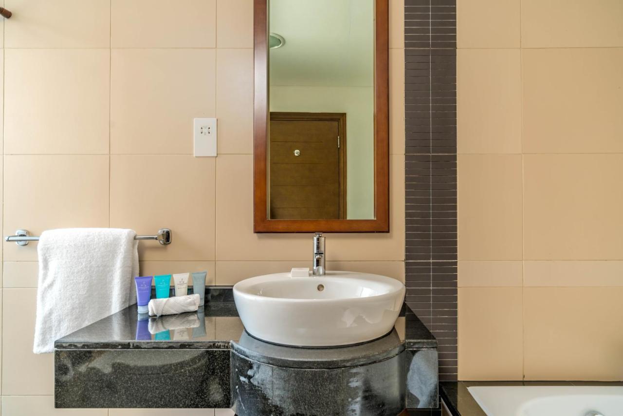 Dream Inn Apartments- West Wharf Tower Canal View Dubai Dış mekan fotoğraf